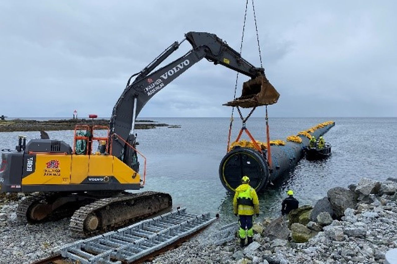 References: Complete pipeline solution helps Norwegian fish farm achieve smallest possible environmental footprint Complete pipeline solution helps Norwegian fish farm achieve smallest possible environmental footprint